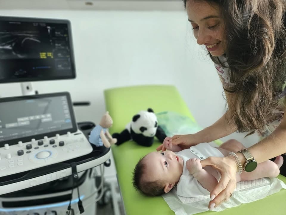 Consultul bebelușului — ecografie, cu blândețe